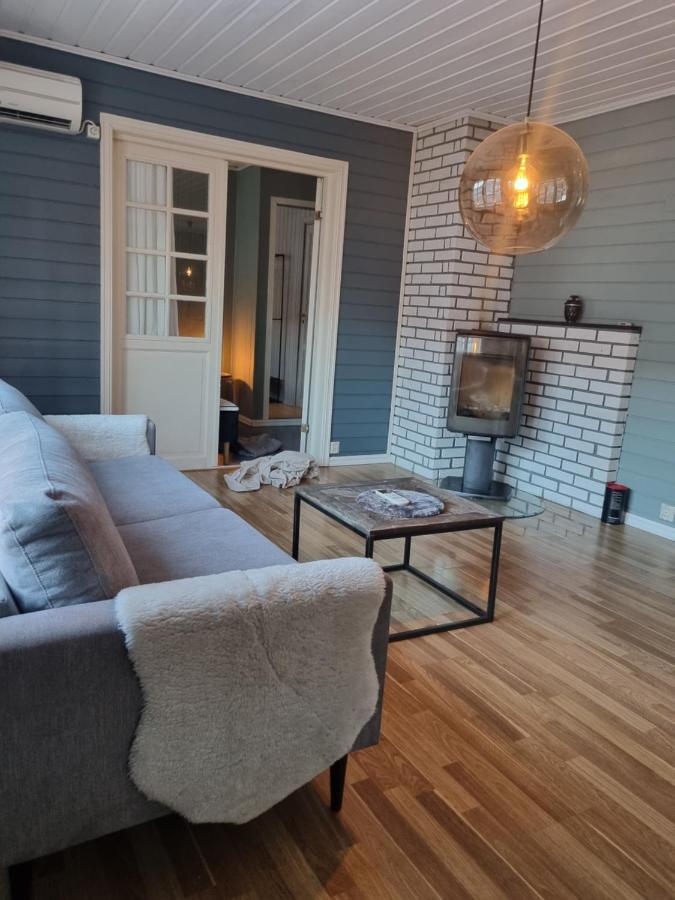 Stor Leilighet Med 4 Senger Sentralt I Forde Exterior foto